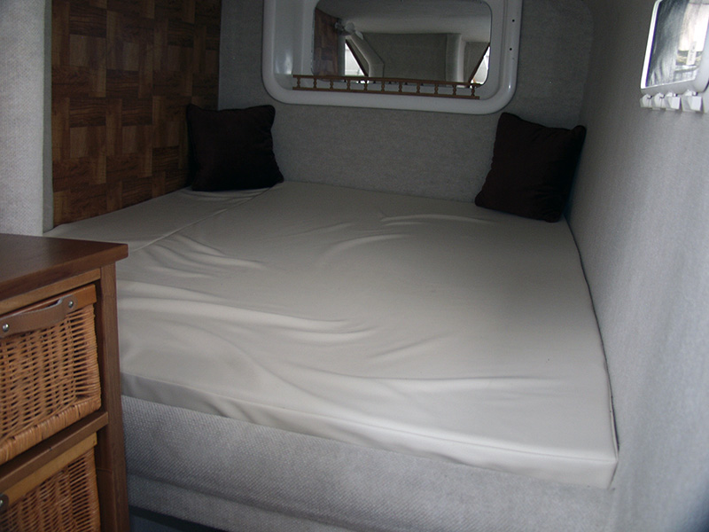 37 Pilot House - Cruiser Series